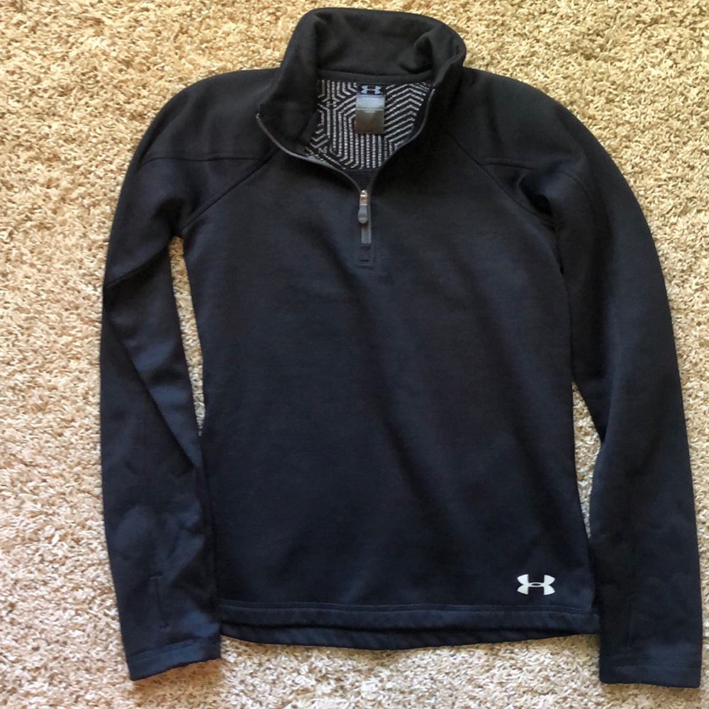 Under Armour size youth medium pullover.